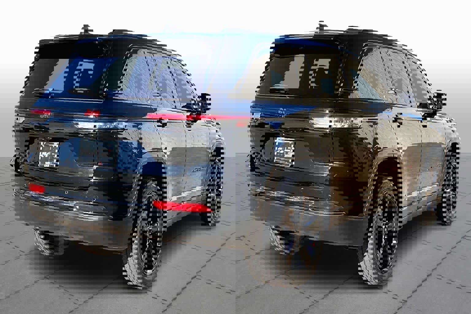 Used 2023 Jeep Grand Cherokee Altitude image 11