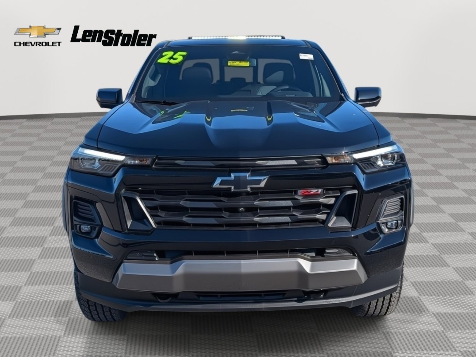 Used 2025 Chevrolet Colorado Z71 w/ Midnight Edition image 8