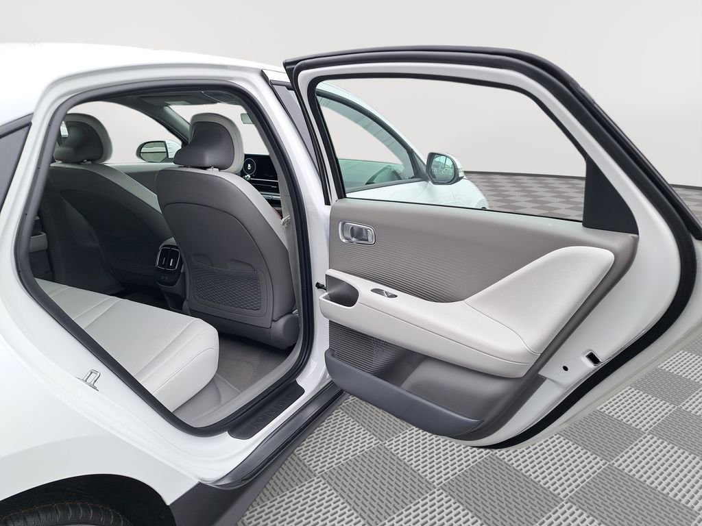 New 2025 Hyundai Ioniq 6 SEL AWD/4WD image 15