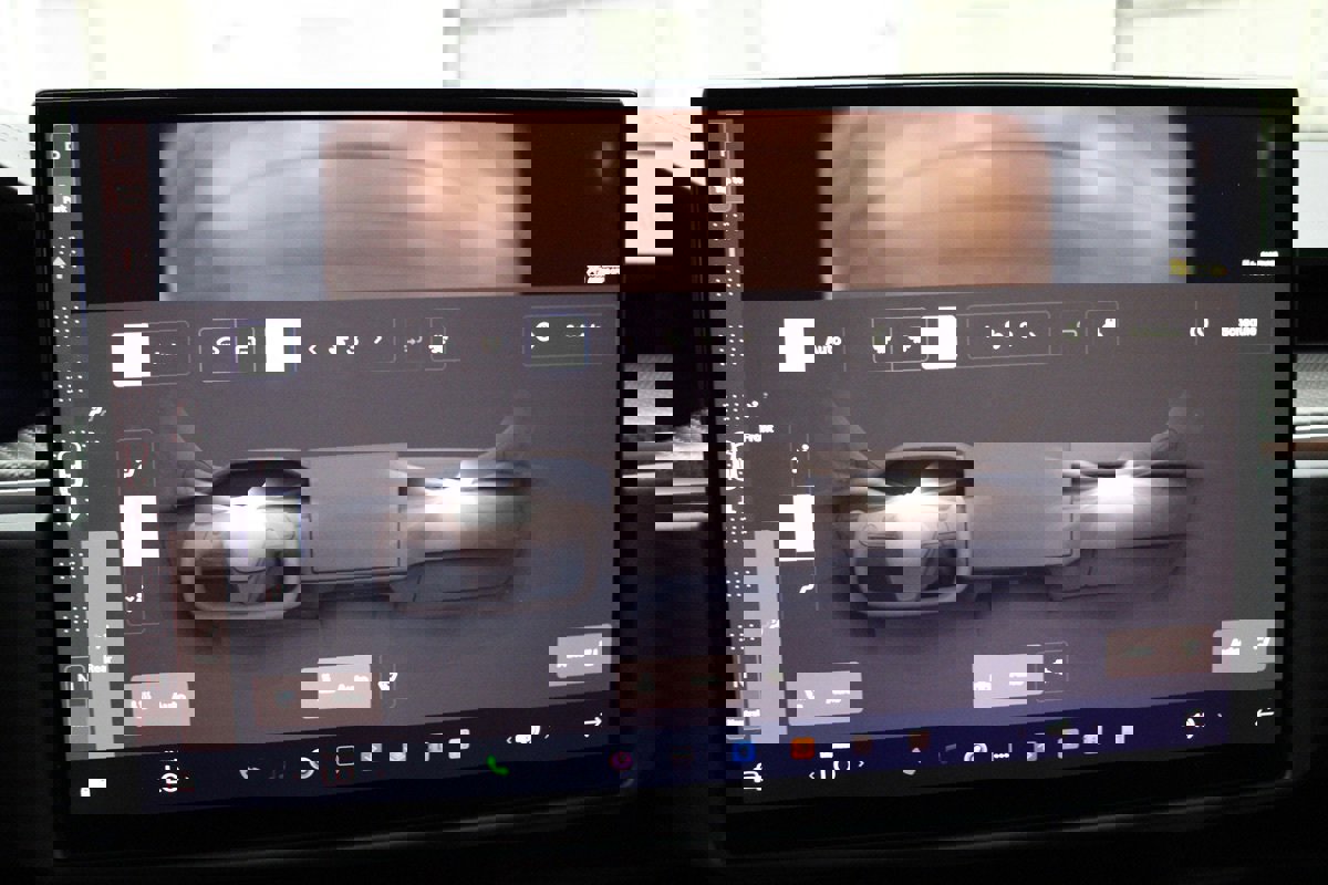 Used 2022 Tesla Model X Plaid image 27