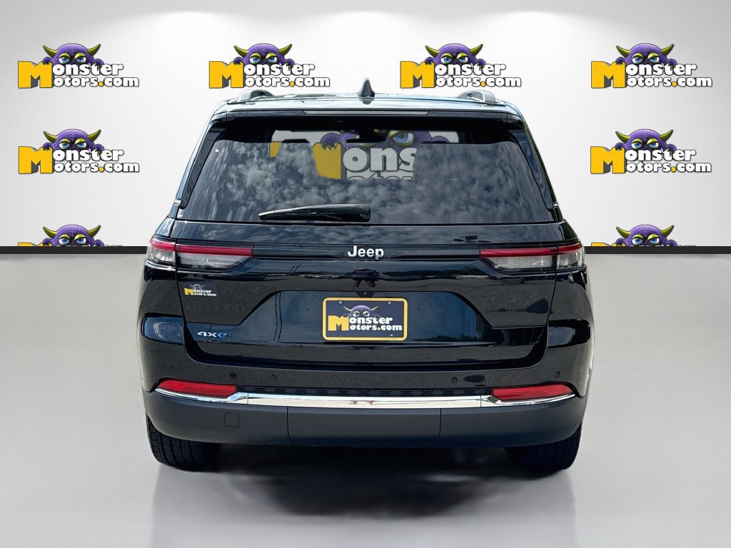Used 2023 Jeep Grand Cherokee 4WD 4xe image 6