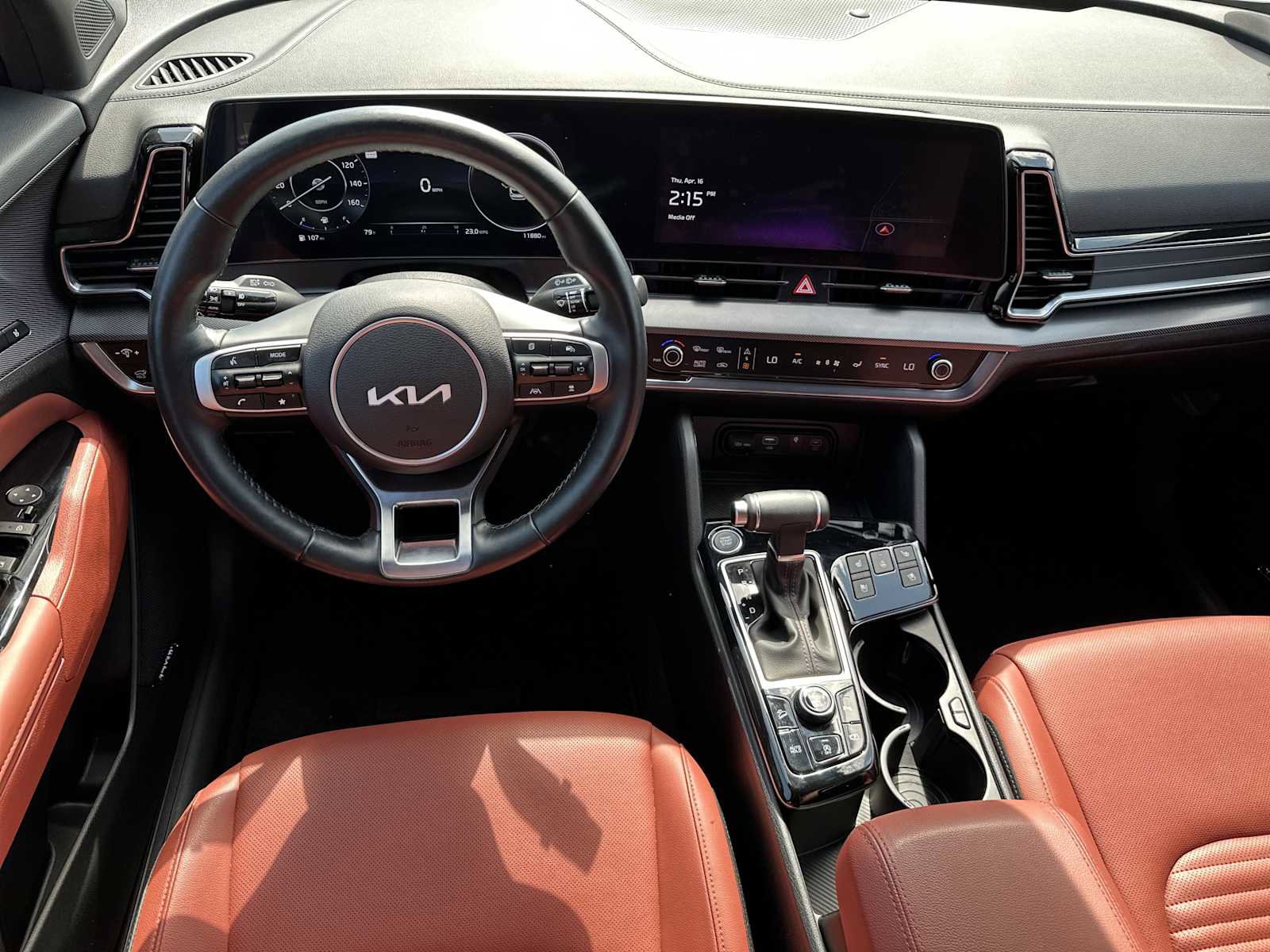 Used 2025 Kia Sportage SX image 11