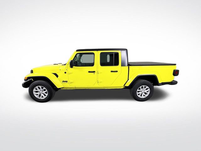 Used 2023 Jeep Gladiator Sport image 4