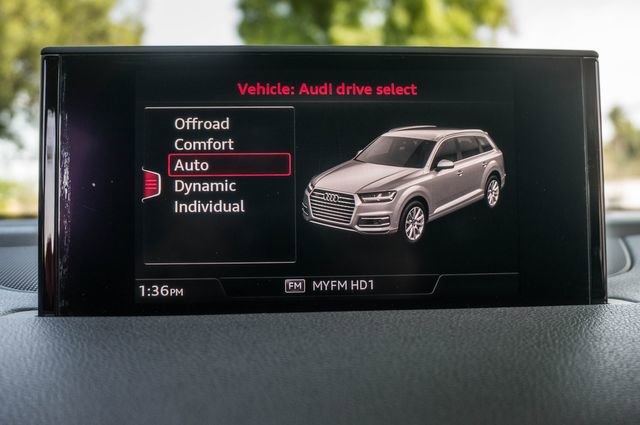 Used 2017 Audi Q7 3.0T Premium AWD/4WD image 22