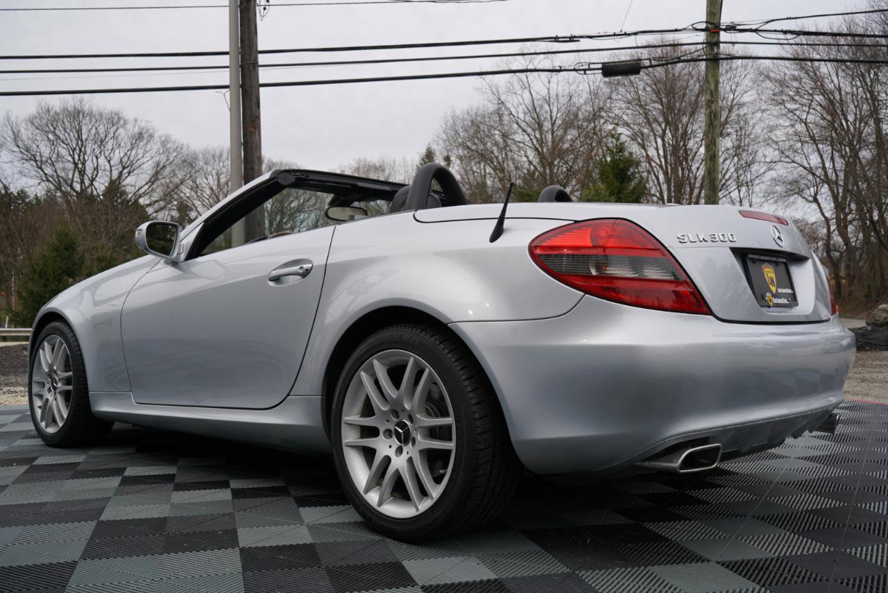 Used 2009 Mercedes-Benz SLK 300 2dr Roadster 3.0L w/ Premium I Pkg image 10