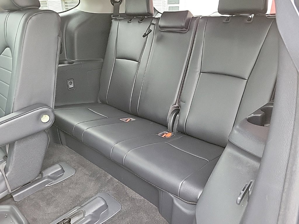 Used 2023 Toyota Highlander XLE AWD/4WD image 15