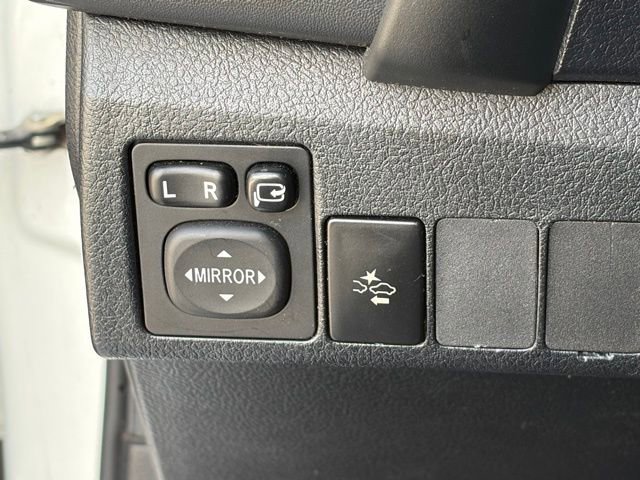 Used 2018 Toyota Corolla iM w/ Carpet Mat Package (TMS) image 18