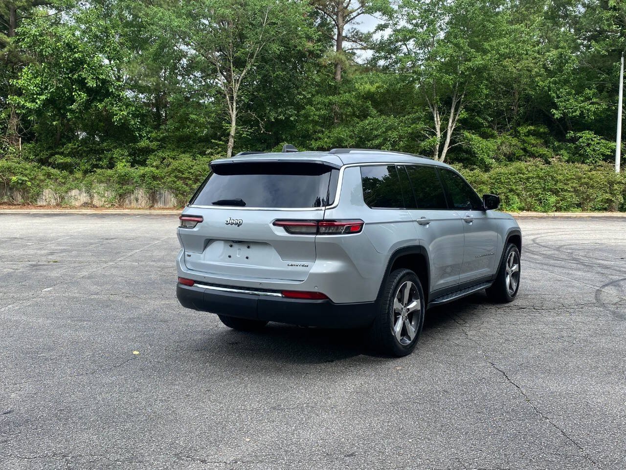 Used 2021 Jeep Grand Cherokee L Limited RWD image 5