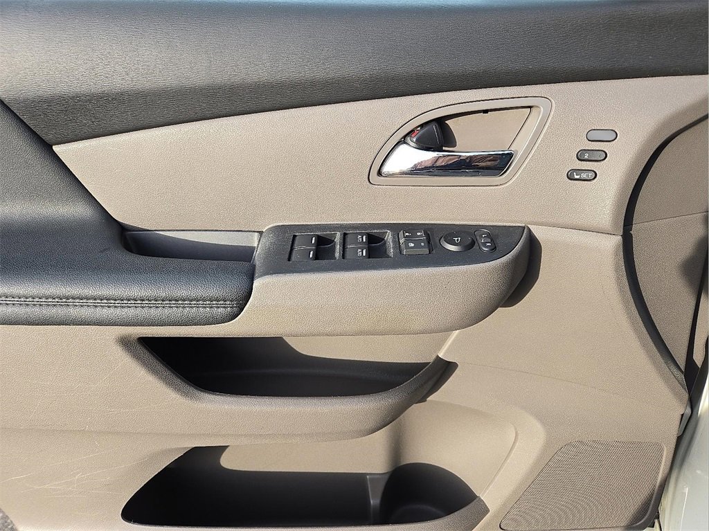 Used 2016 Honda Odyssey Touring Elite image 13