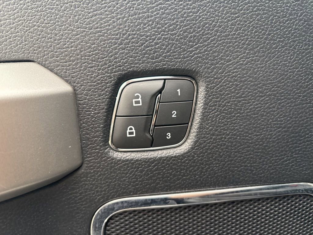Used 2020 Ford F150 Lariat AWD/4WD image 7