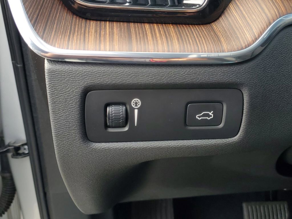 Used 2020 Volvo XC60 T5 Inscription image 13