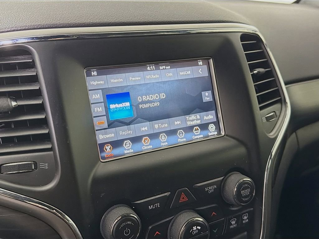 Used 2020 Jeep Grand Cherokee Laredo image 13