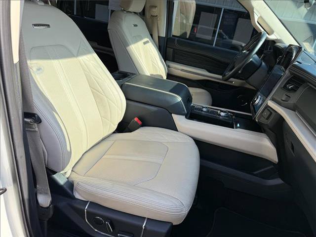 Used 2023 Ford Expedition Platinum AWD/4WD image 36