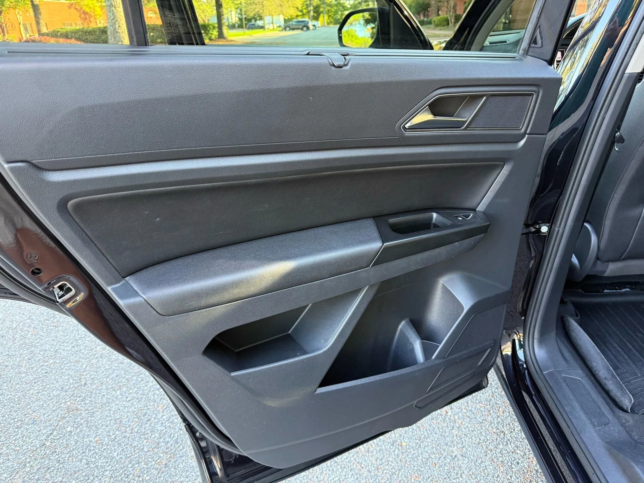 Used 2019 Volkswagen Atlas SE w/ Panoramic Sunroof Package image 16