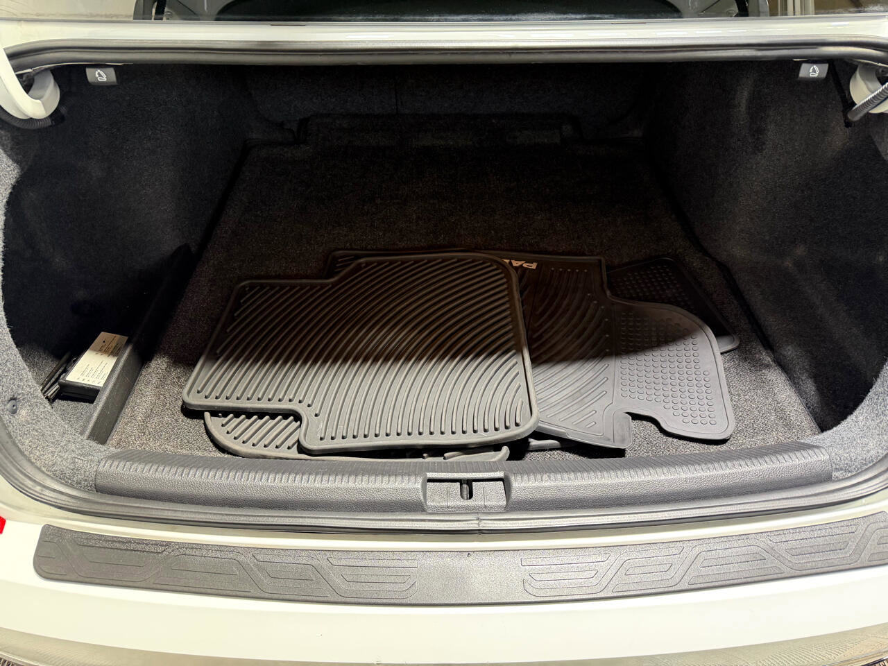 Used 2017 Volkswagen Passat 1.8T R-Line image 19