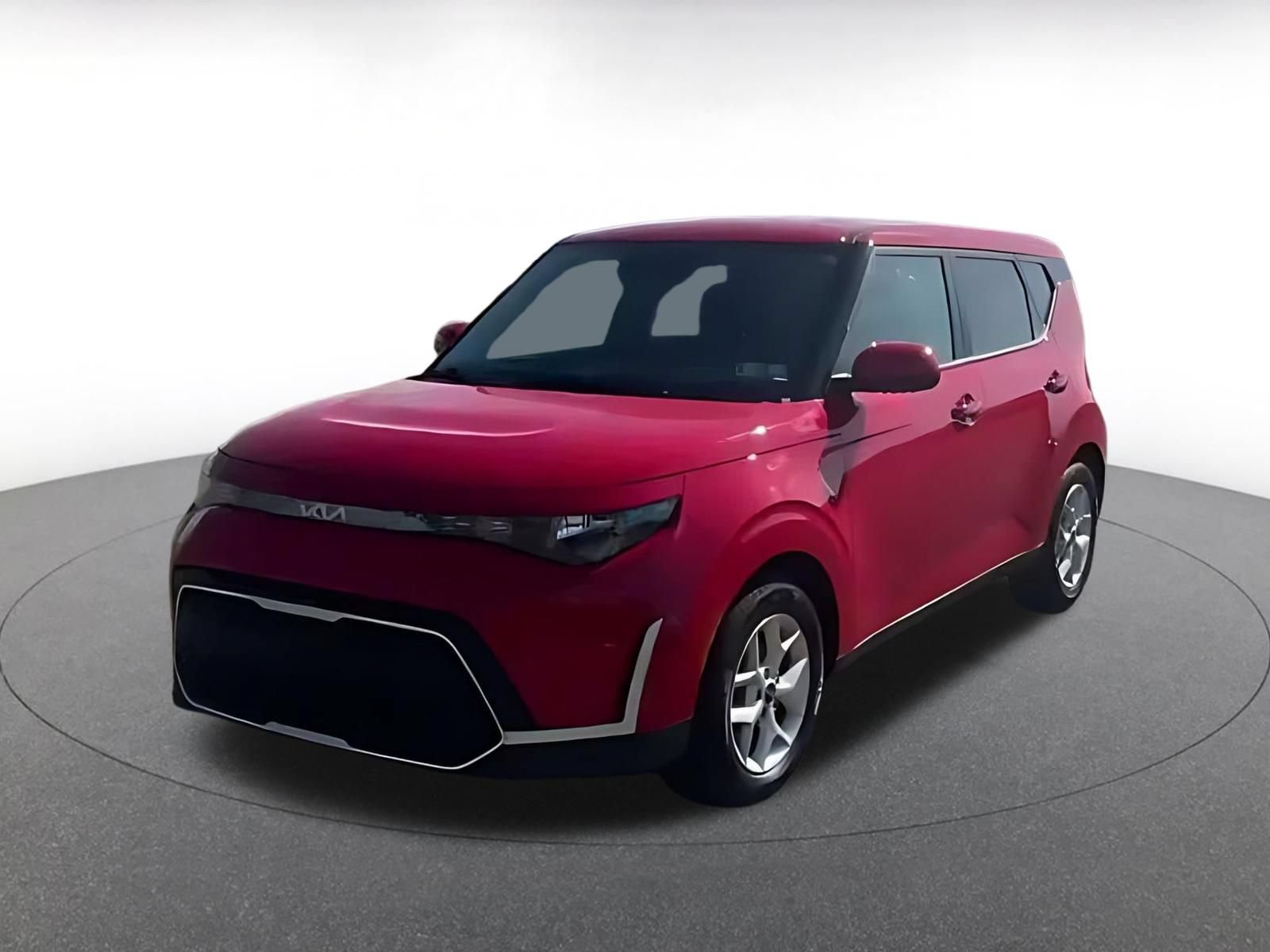 Used 2025 Kia Soul LX w/ LX Technology Package FWD image 3