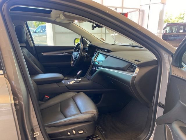 Used 2019 Cadillac XT5 Luxury AWD/4WD image 16