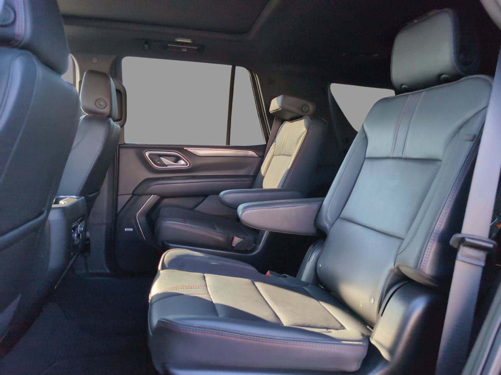 Used 2024 Chevrolet Tahoe RST w/ Luxury Package AWD/4WD image 37