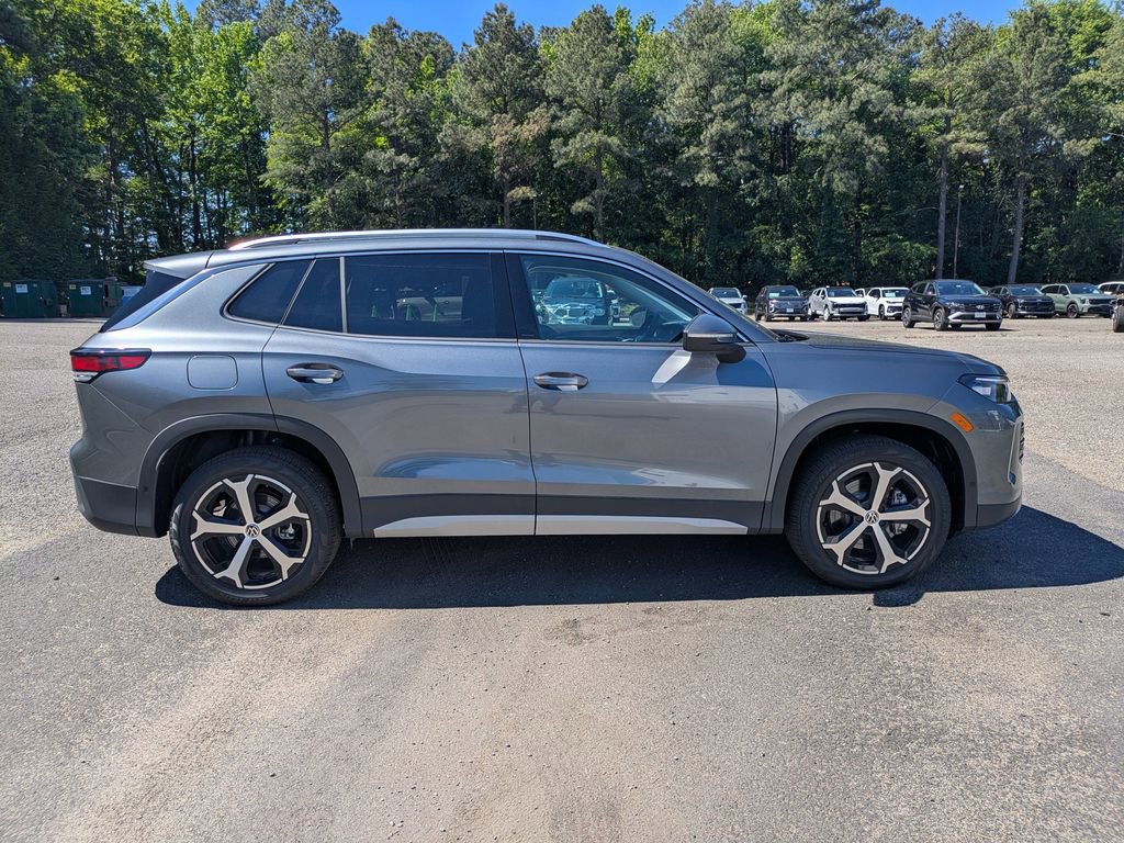 New 2026 Volkswagen Tiguan SE AWD/4WD image 3