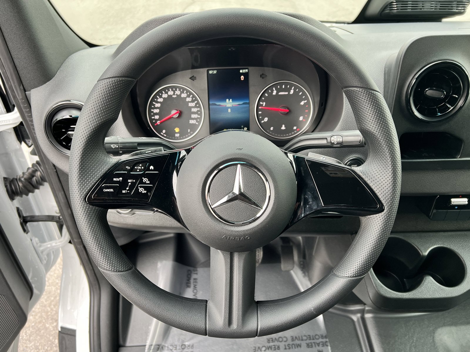 Used 2025 Mercedes-Benz Sprinter 2500 image 24