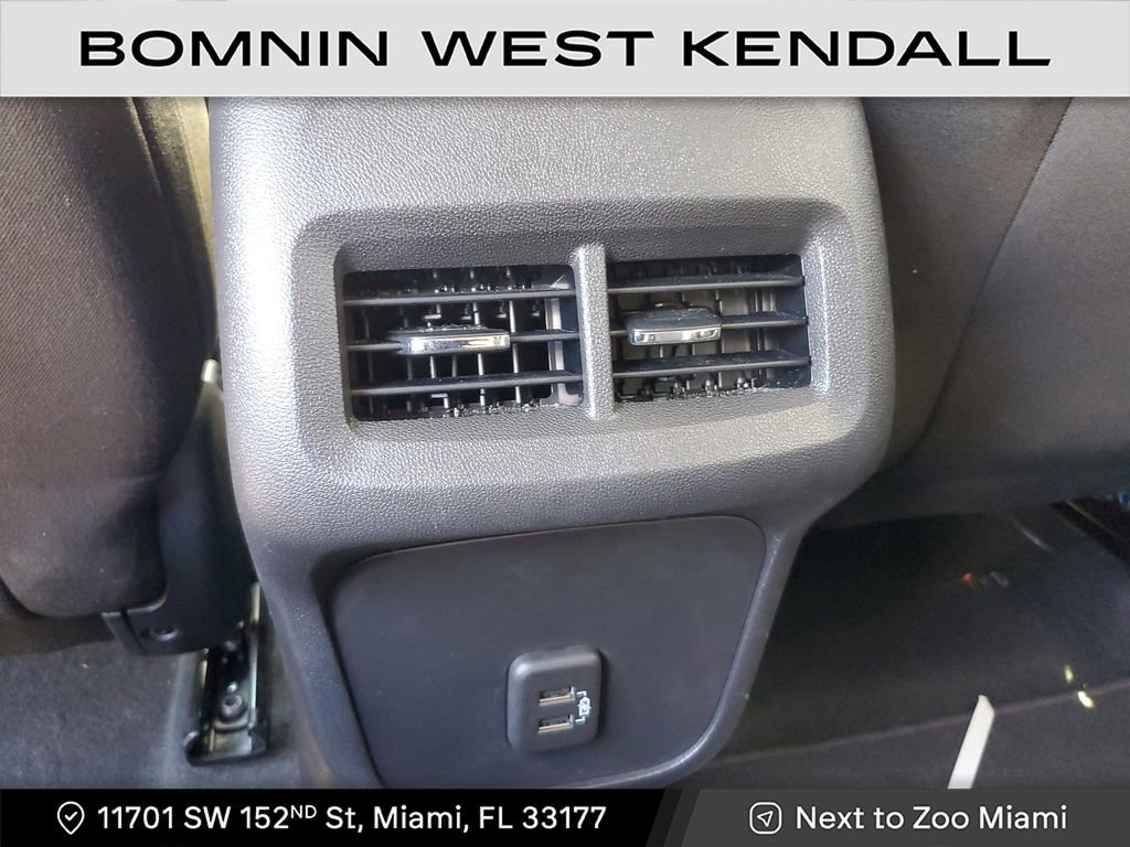 Used 2023 Chevrolet Equinox LT image 17