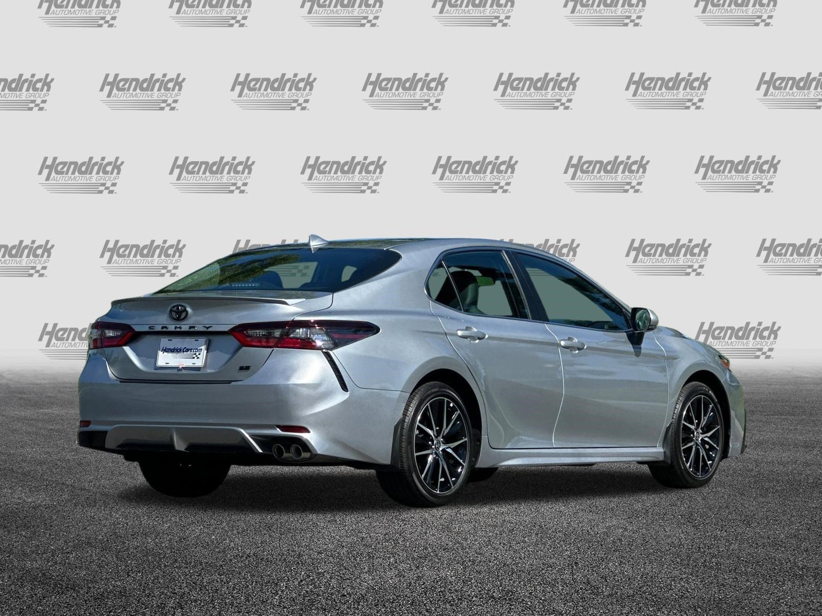 Used 2024 Toyota Camry SE FWD image 5