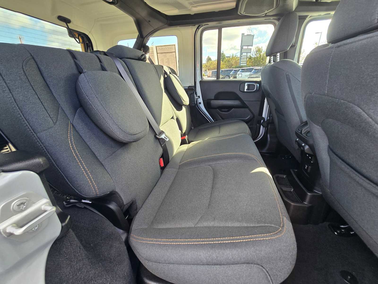 Used 2024 Jeep Wrangler Sahara image 14