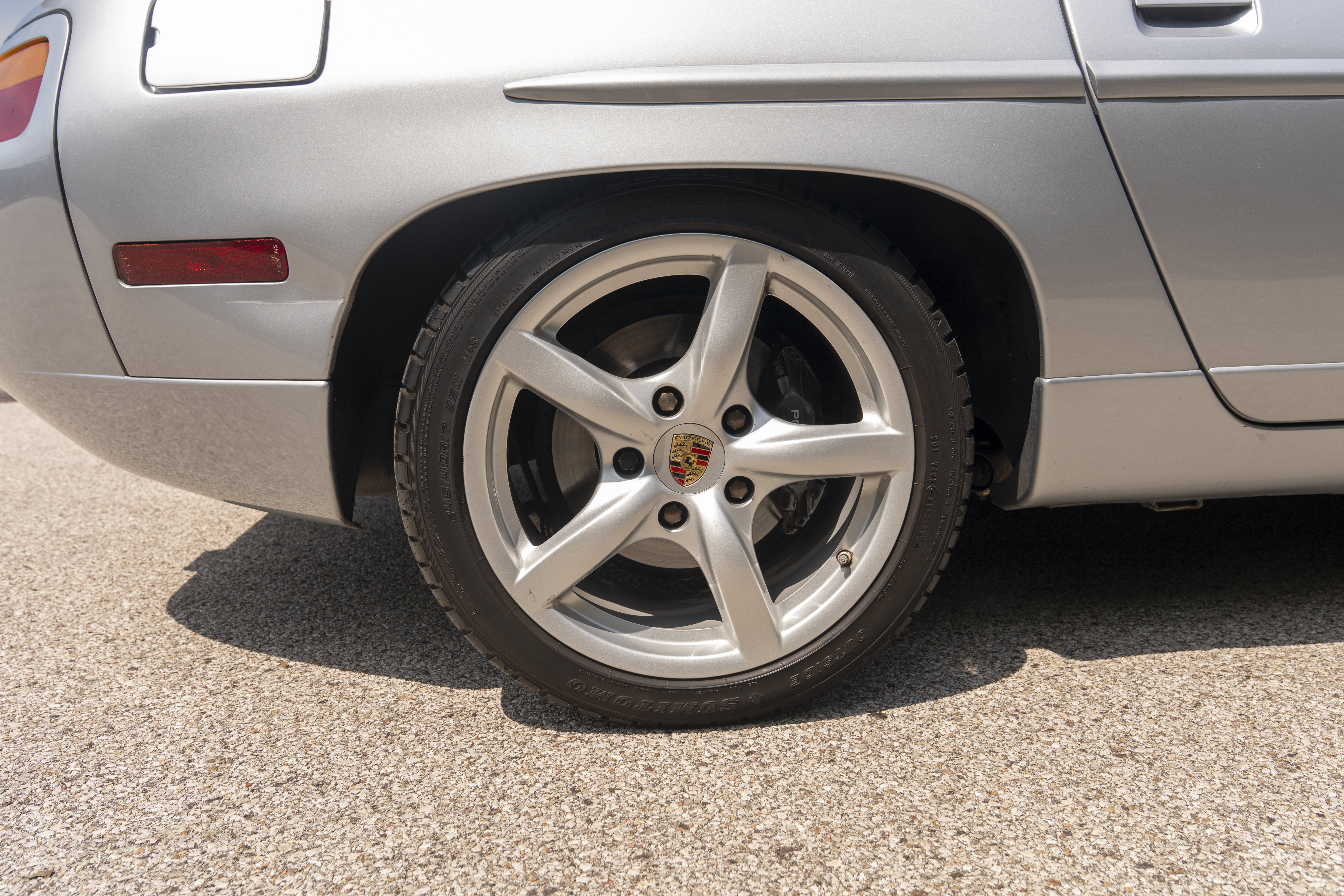 Used 1991 Porsche 928 S4 RWD image 16