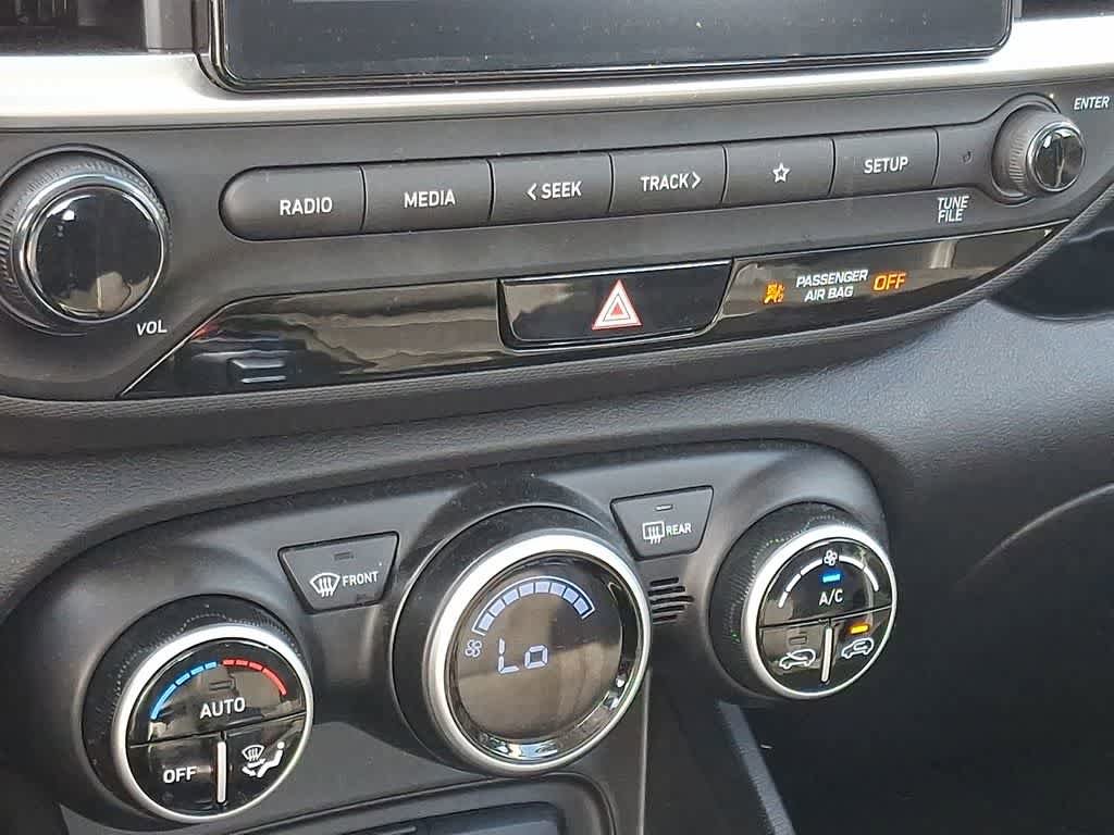 Certified 2025 Hyundai Venue SEL FWD image 15