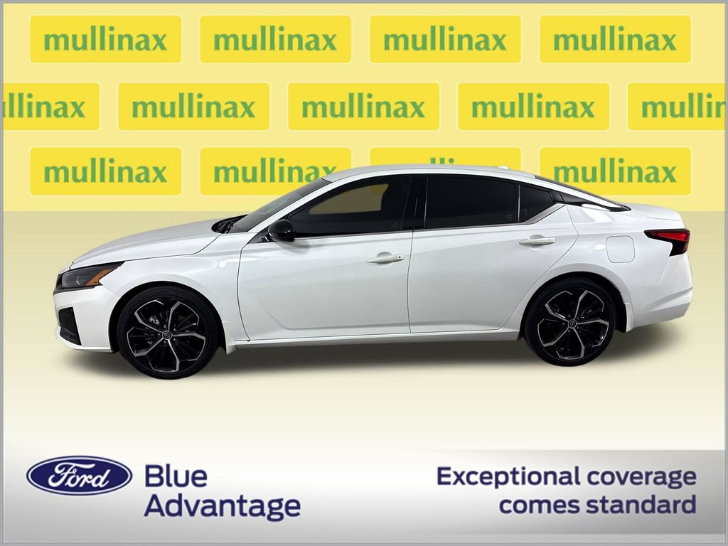 Used 2023 Nissan Altima 2.5 SR FWD image 10