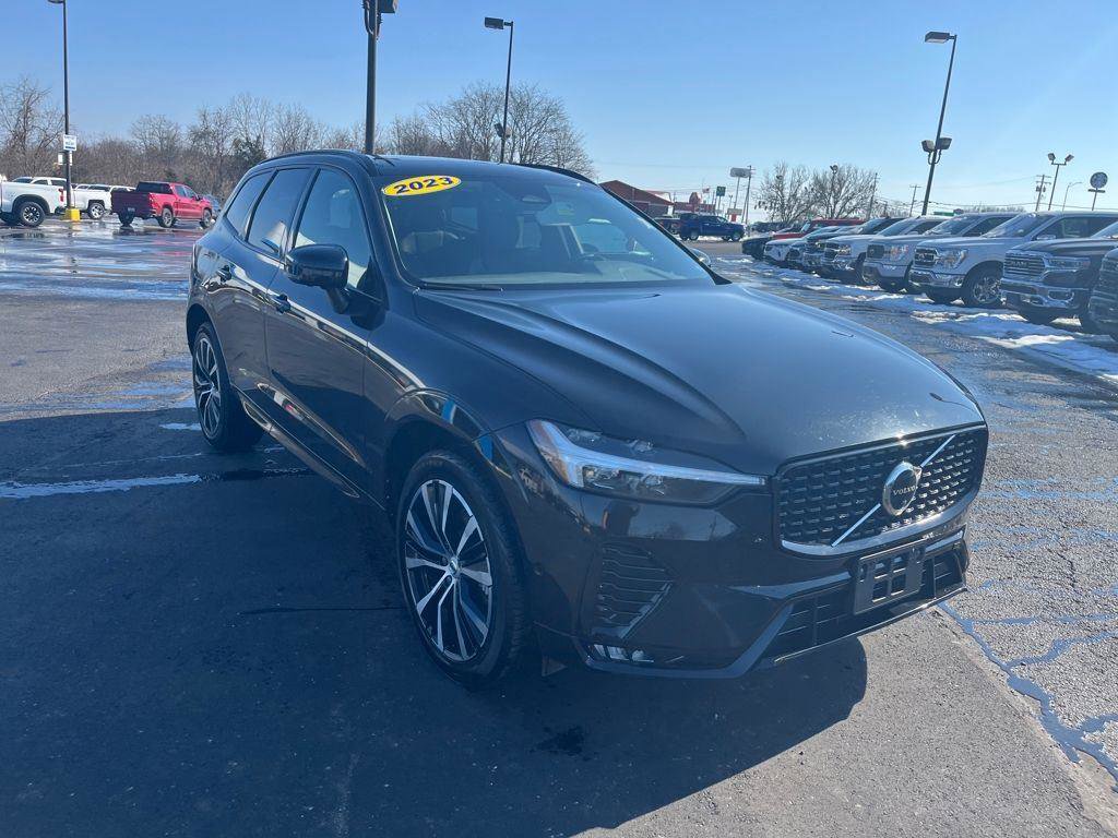 Used 2023 Volvo XC60 B5 Plus AWD/4WD image 7