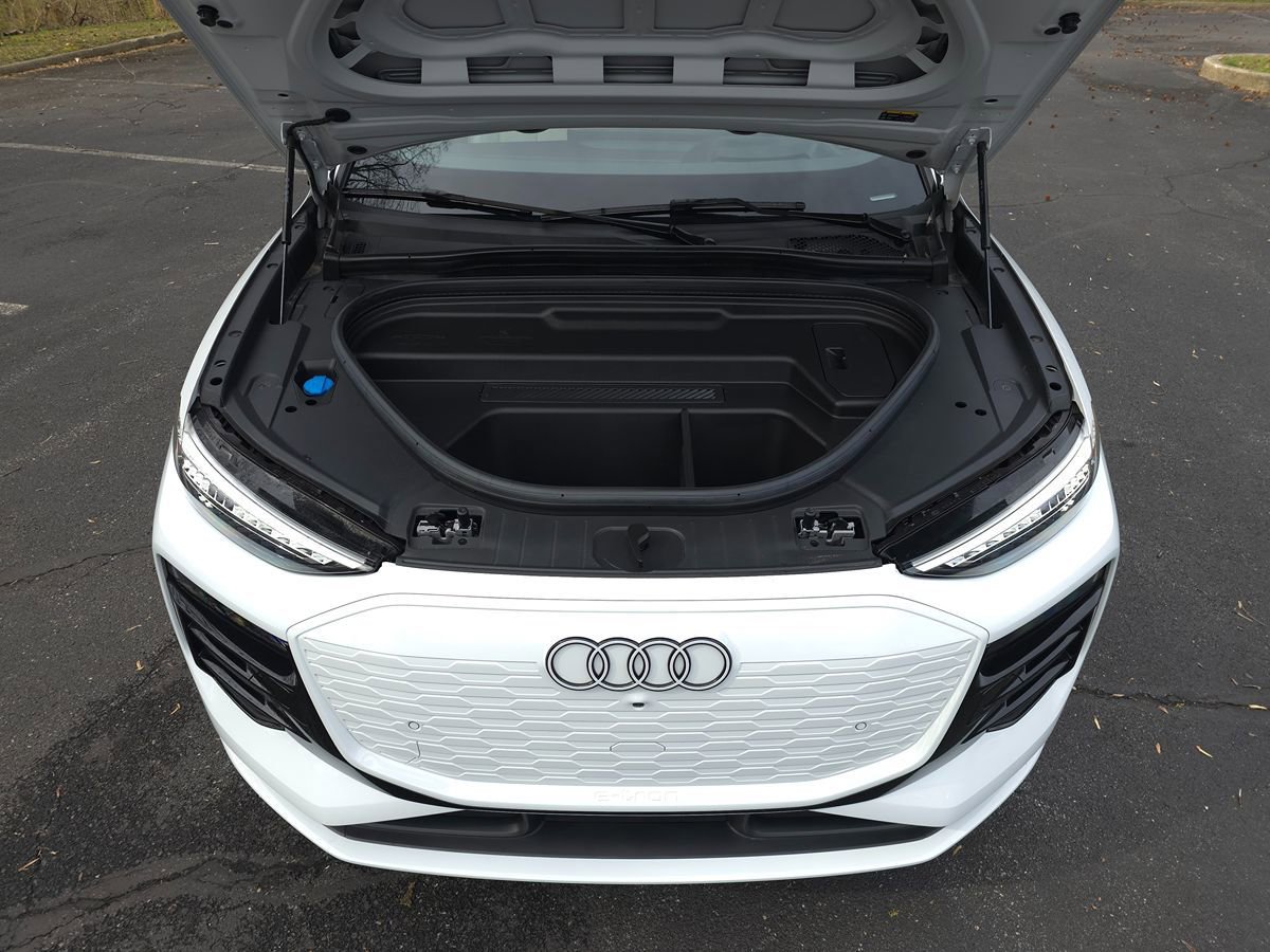 Used 2025 Audi Q6 e-tron Premium Plus AWD/4WD image 63