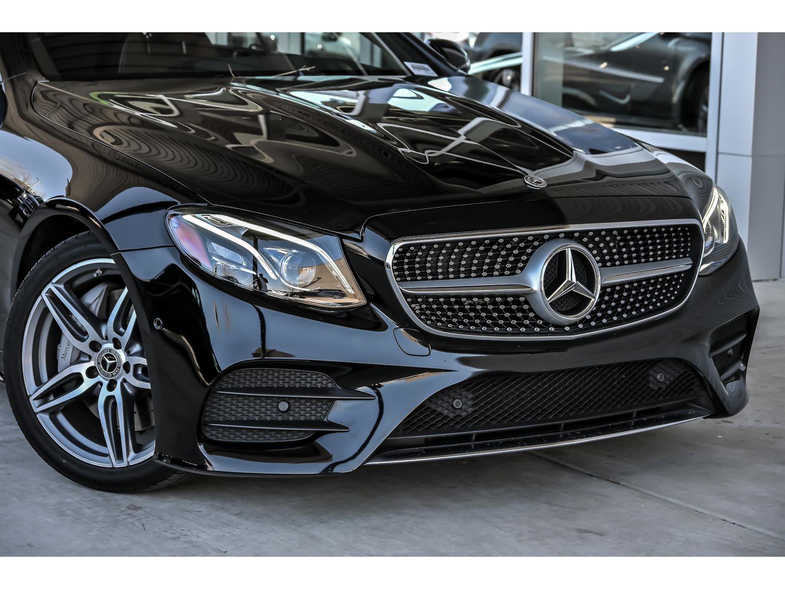 Used 2018 Mercedes-Benz E 400 4MATIC Coupe image 2