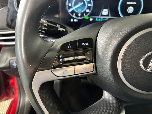 Used 2023 Hyundai Elantra Limited image 15