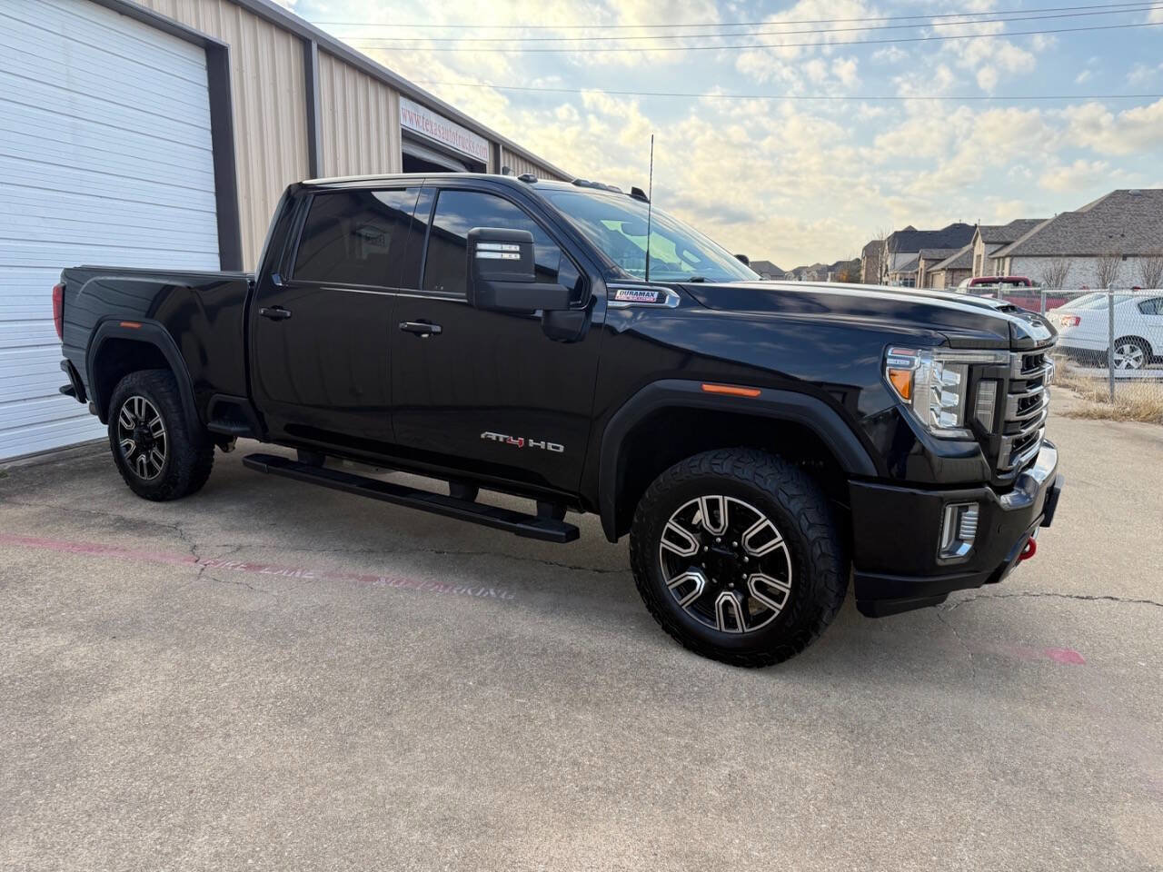 Used 2020 GMC Sierra 2500 AT4 w/ AT4 Premium Package image 6