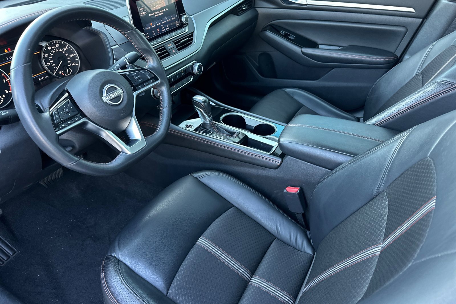 Used 2024 Nissan Altima 2.5 SR image 10