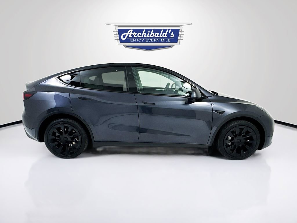 Used 2024 Tesla Model Y Long Range AWD/4WD image 8