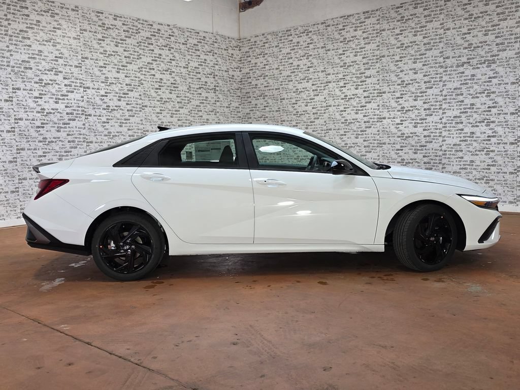 New 2026 Hyundai Elantra SEL Sport Premium FWD image 2