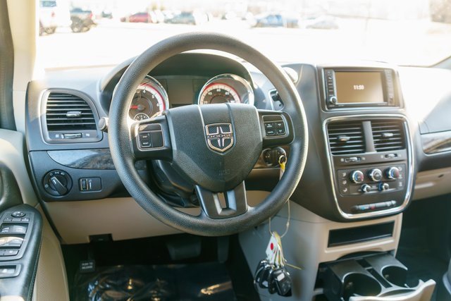Used 2019 Dodge Grand Caravan SE image 17