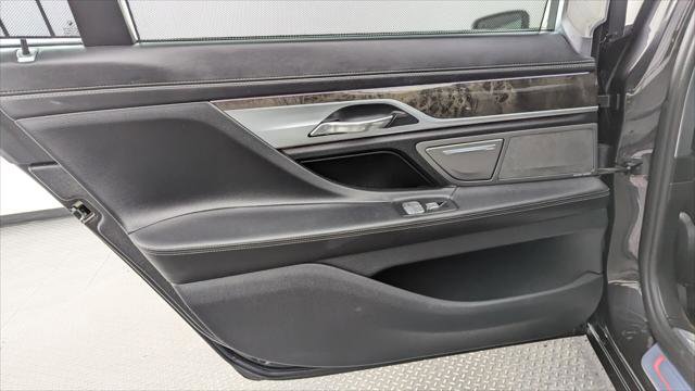 Used 2018 BMW 740i image 16