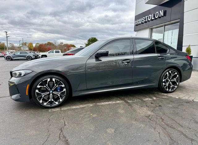 Used 2025 BMW 330i xDrive Sedan w/ M Sport Package image 9
