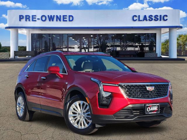 Used 2024 Cadillac XT4 Luxury w/ Cold Weather Package FWD image 1