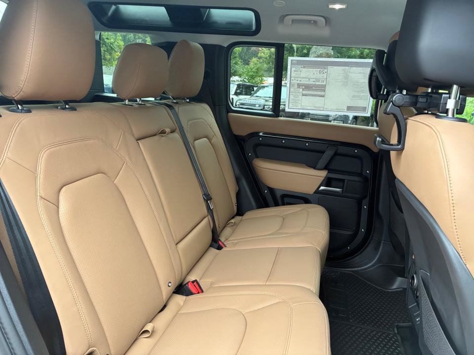 New 2026 Land Rover Defender 110 S AWD/4WD image 29