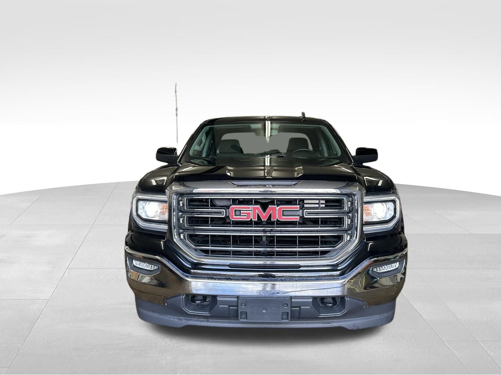 Used 2018 GMC Sierra 1500 SLE w/ SLE Value Package image 9