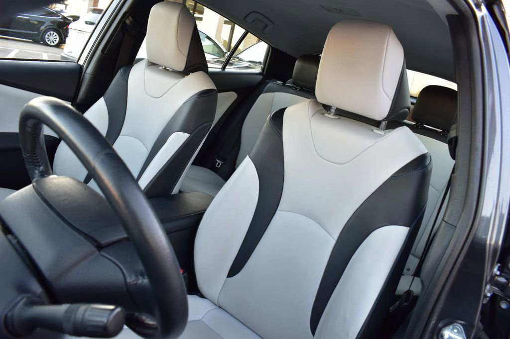 Used 2016 Toyota Prius Three Touring FWD image 16
