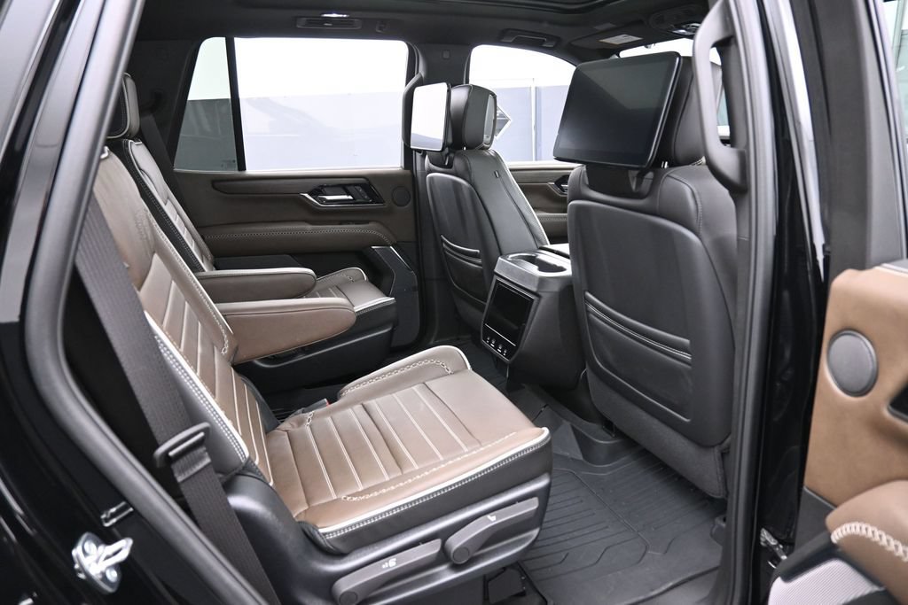 Used 2026 GMC Yukon Denali Ultimate w/ LPO, Floor Liner Package AWD/4WD image 31