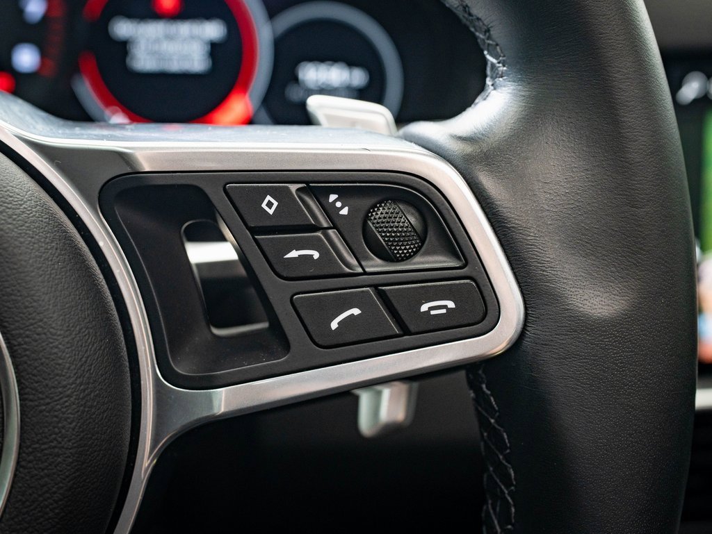 Used 2023 Porsche Cayenne Platinum Edition image 24