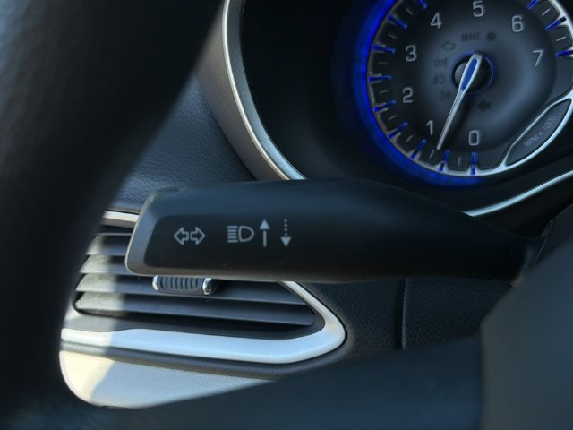 Used 2021 Chrysler Voyager LX FWD image 28