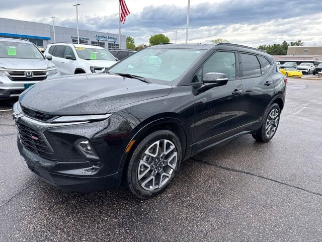 Used 2025 Chevrolet Blazer RS w/ Enhanced Convenience Package AWD/4WD image 3