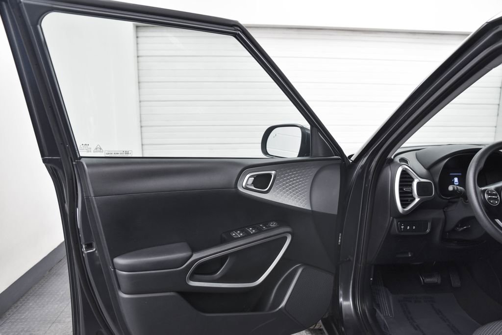 Used 2024 Kia Soul LX w/ Option Group 015 image 11